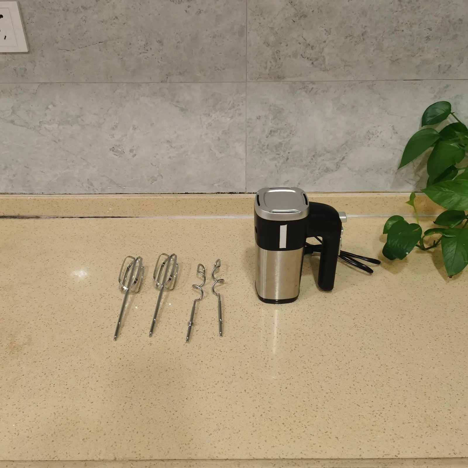 Batteur inox 300W 05 vitesses + Turbo Sonashi SMX-153 – Image 9